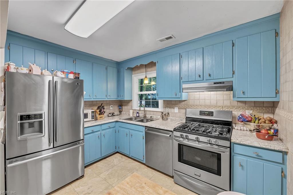 6 Polly Court Newport News VA 23602