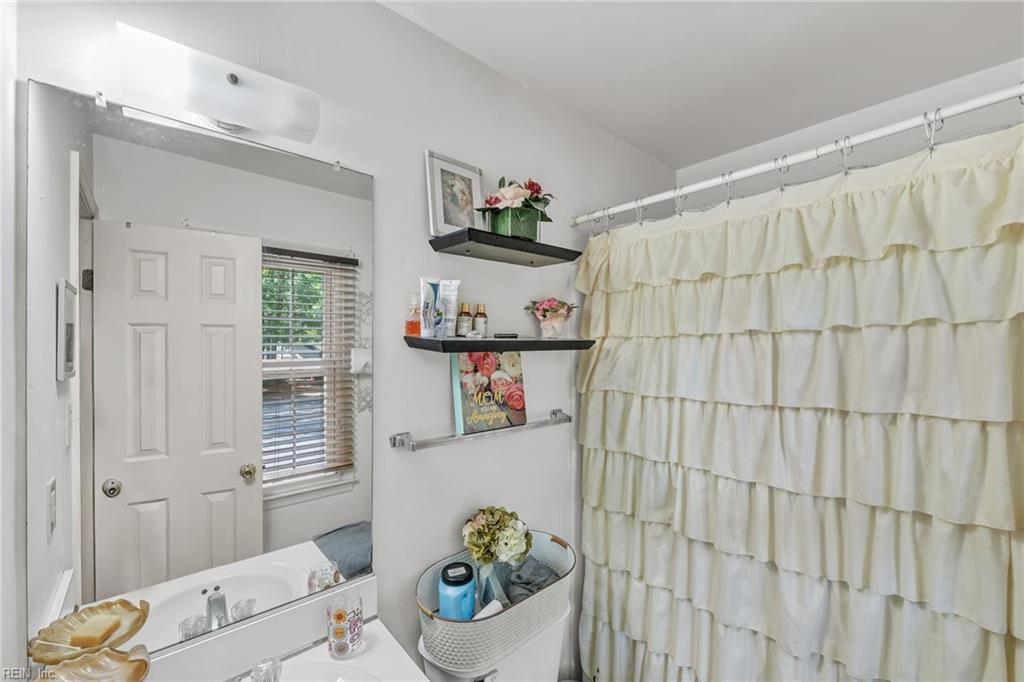 6 Polly Court Newport News VA 23602