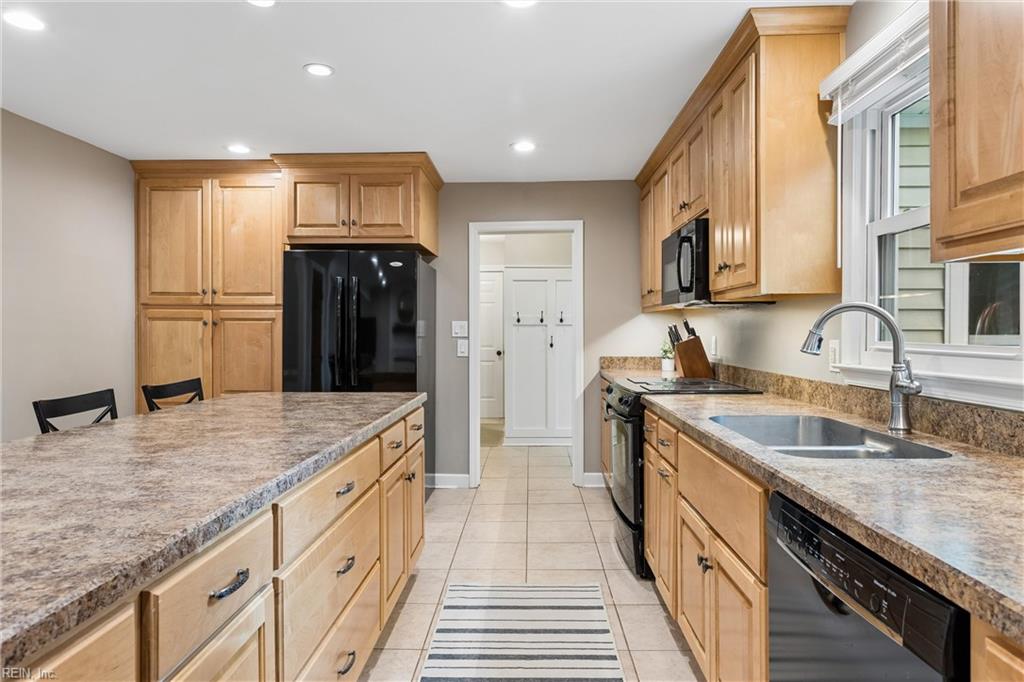 124 Camelot Crescent Yorktown VA 23693
