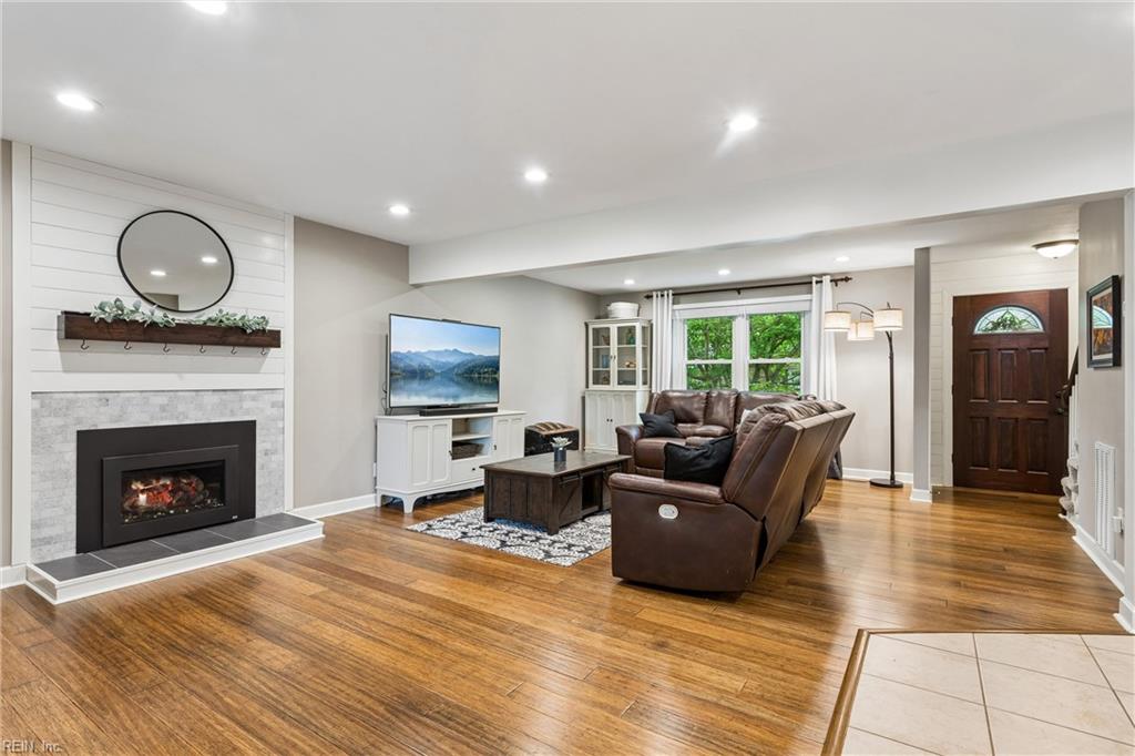 124 Camelot Crescent Yorktown VA 23693
