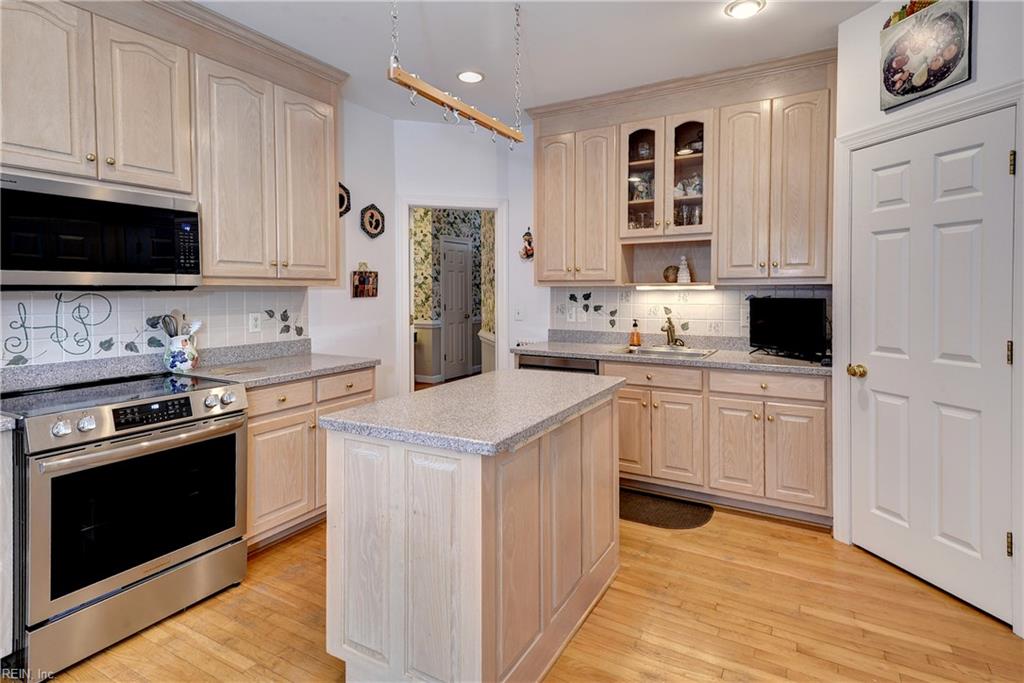 166 Highland Williamsburg VA 23188