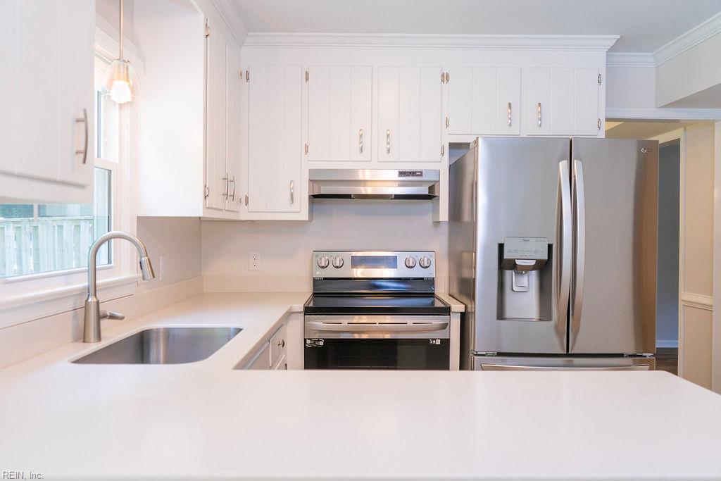 934 Lowry Place Newport News VA 23608