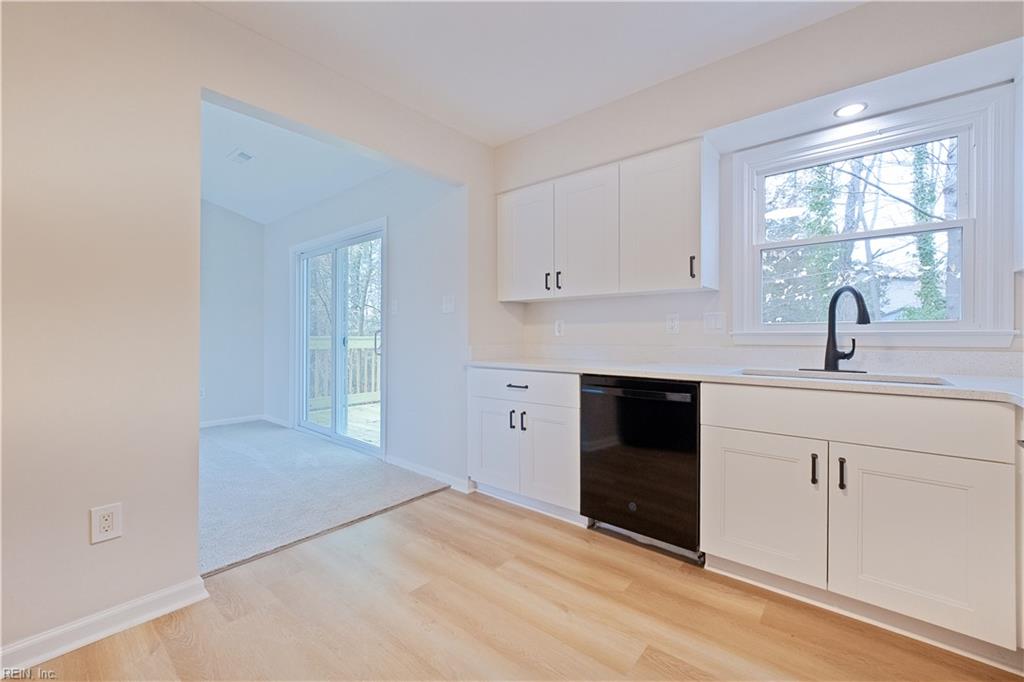 171 King Richard Place Newport News VA 23602