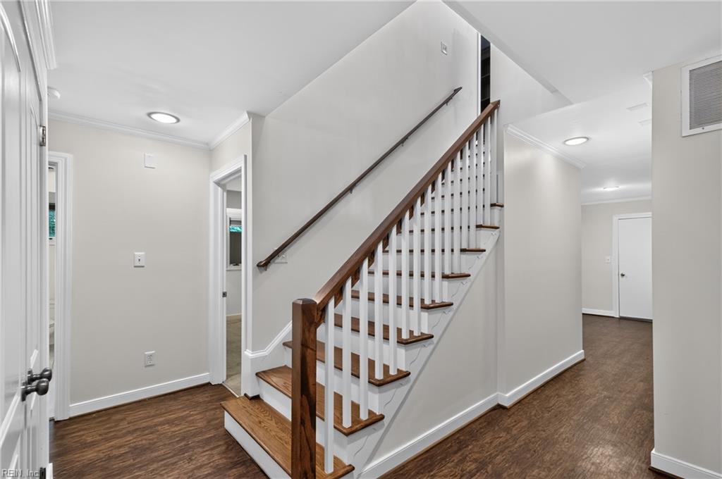 204 Graves Circle Newport News VA 23602