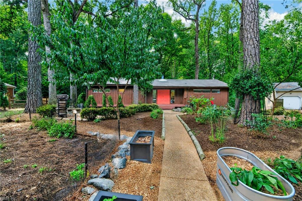 204 Graves Circle Newport News VA 23602