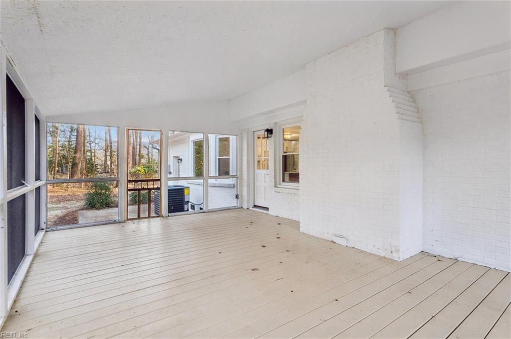 204 Weston Road Yorktown VA 23692