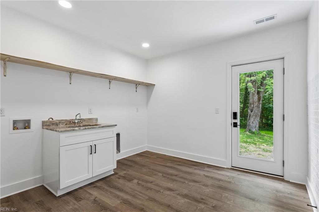 6295 Ark Road Gloucester VA 23061