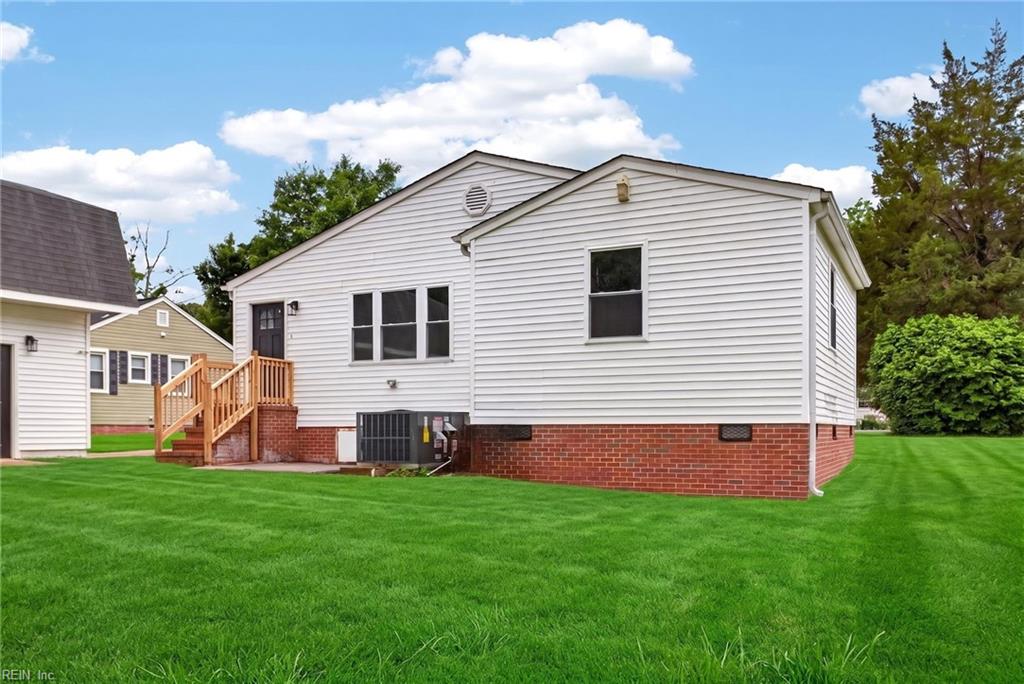 8 E Commodore Drive Newport News VA 23608