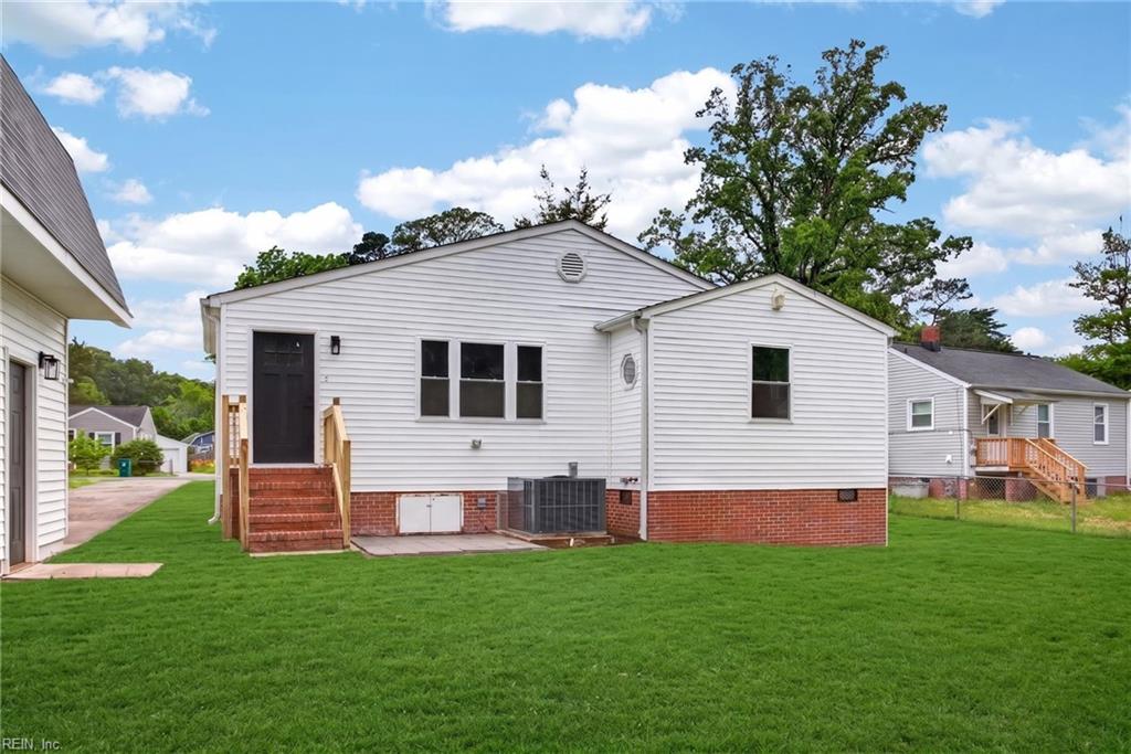 8 E Commodore Drive Newport News VA 23608