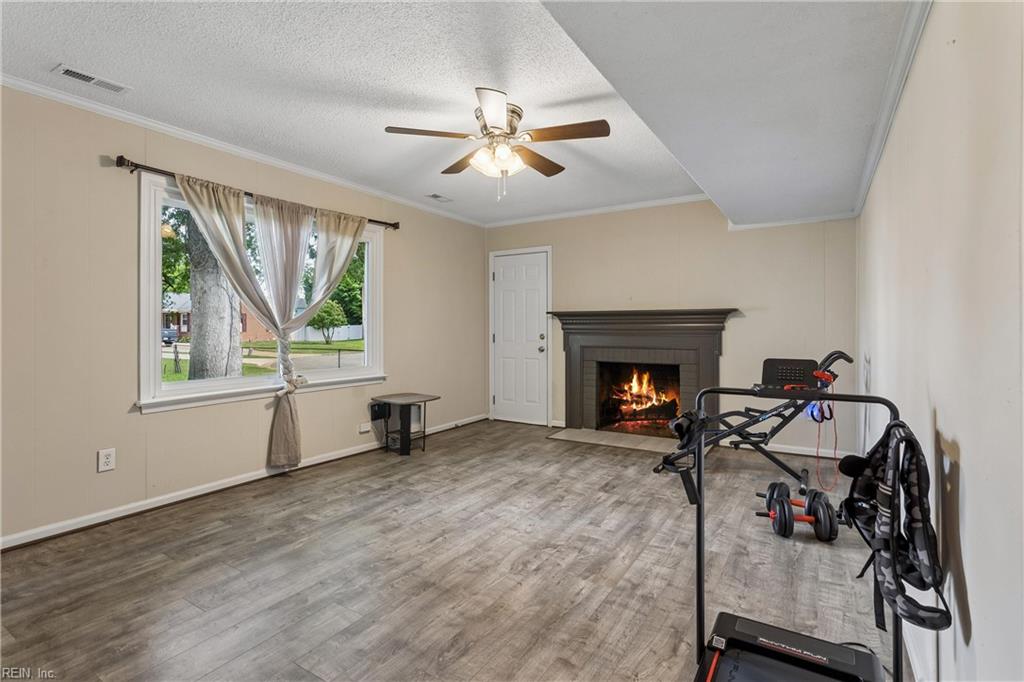 588 Windjammer Crescent Newport News VA 23602