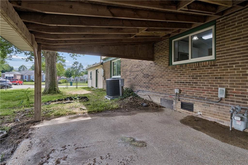588 Windjammer Crescent Newport News VA 23602