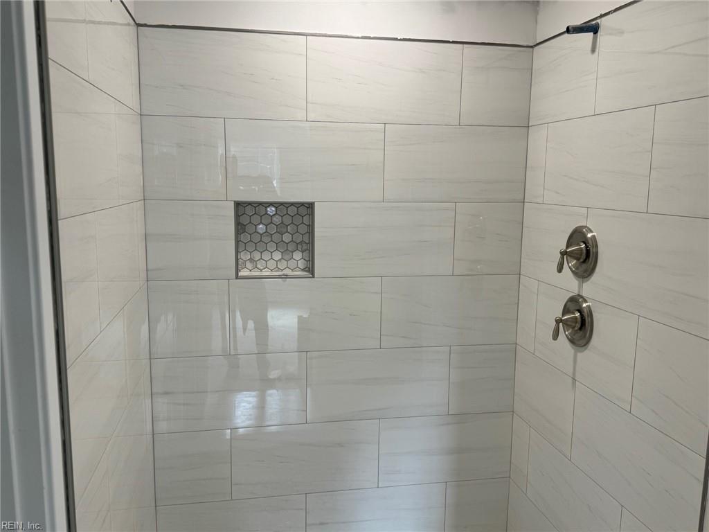 727 Willow Drive Newport News VA 23605