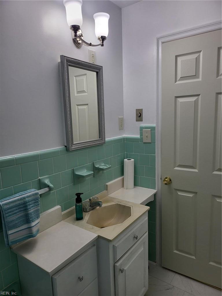 17 Gay Drive Newport News VA 23606