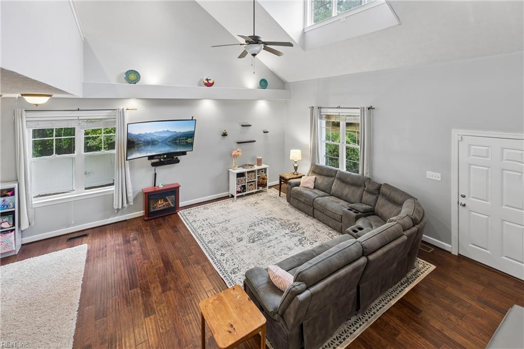 111 Perlie Court Yorktown VA 23692