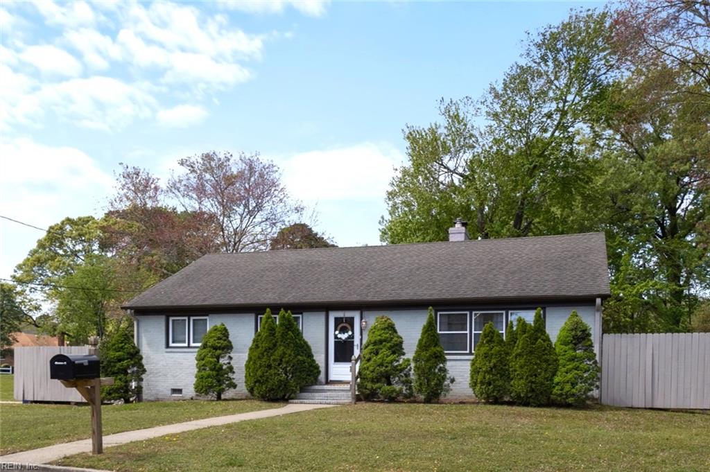 16 Lakeview Drive Newport News VA 23602