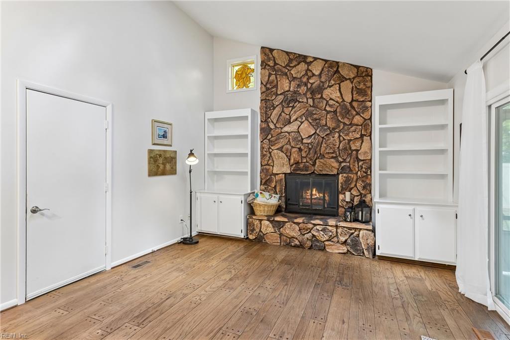 205 Wharf Row Yorktown VA 23692