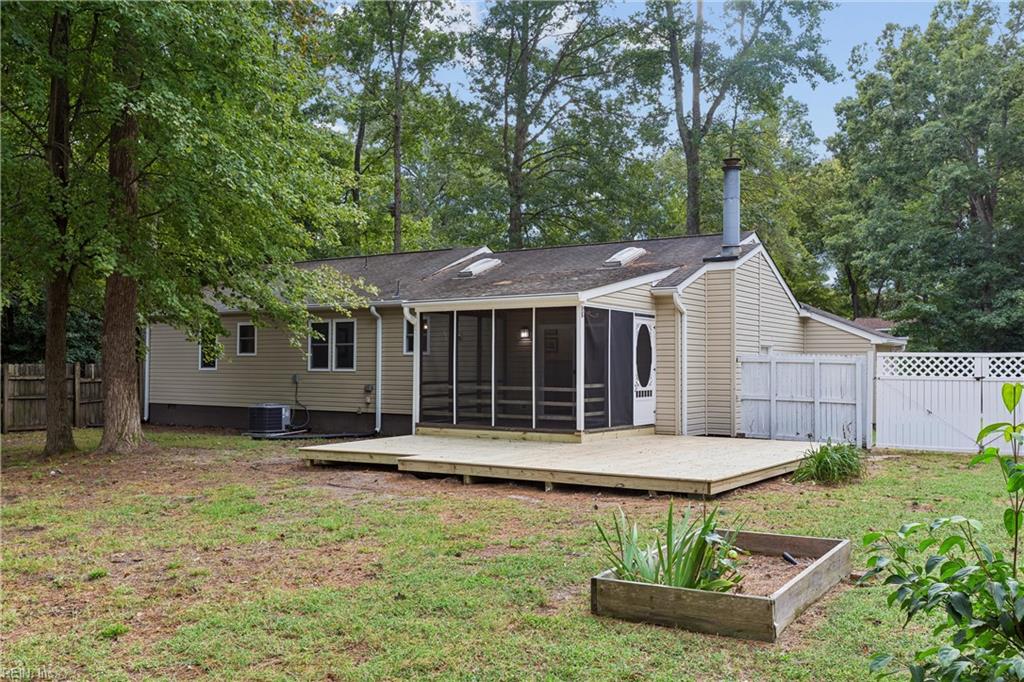 205 Wharf Row Yorktown VA 23692