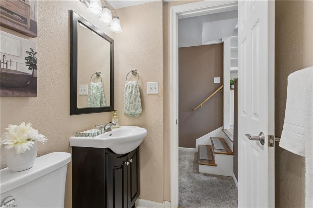 100 Cardinal Lane Yorktown VA 23693