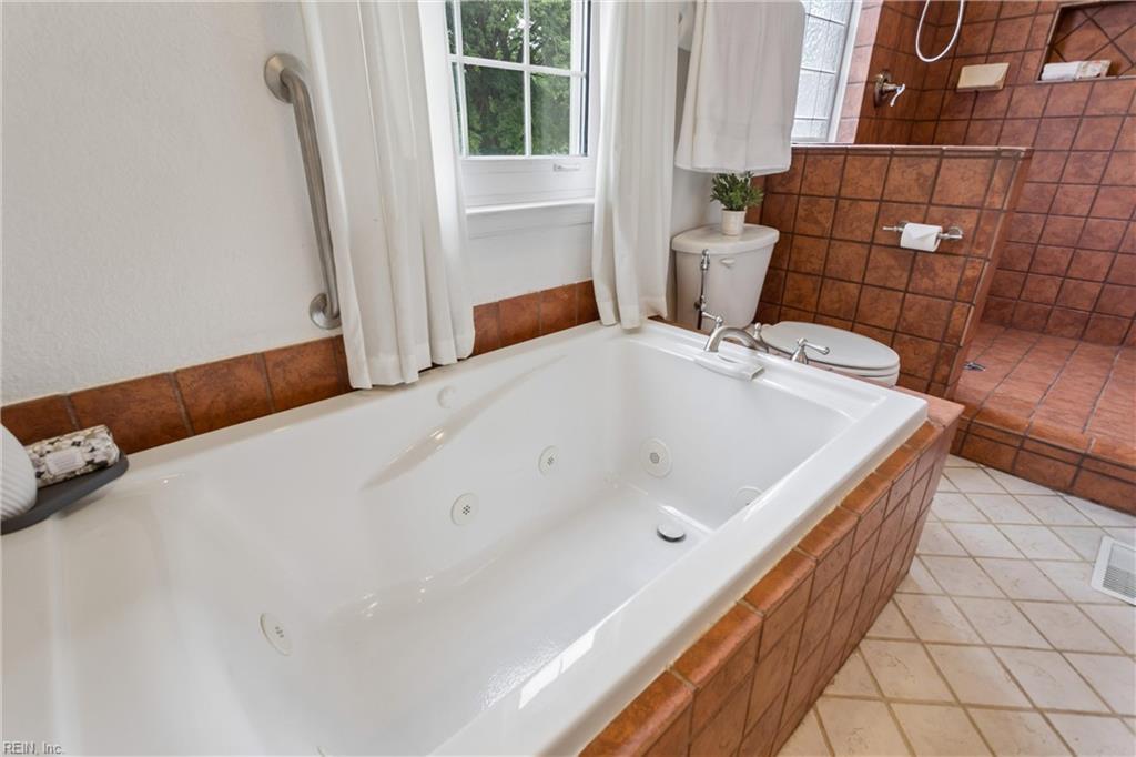 100 Cardinal Lane Yorktown VA 23693