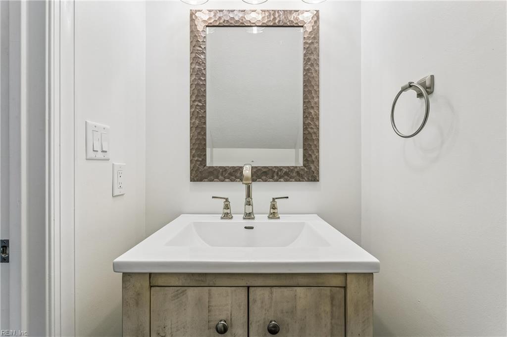101 Clayton Drive Yorktown VA 23693