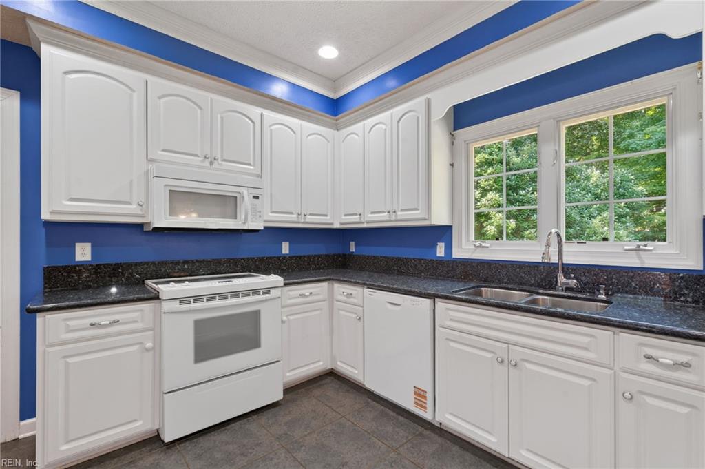 212 Halles Run Yorktown VA 23693