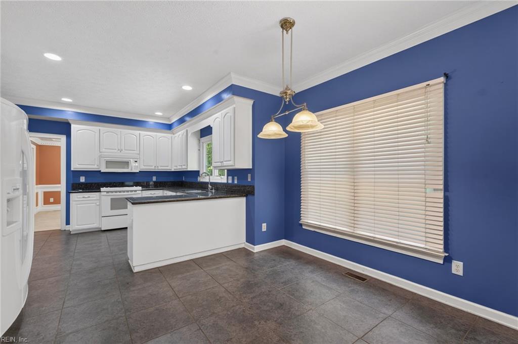 212 Halles Run Yorktown VA 23693