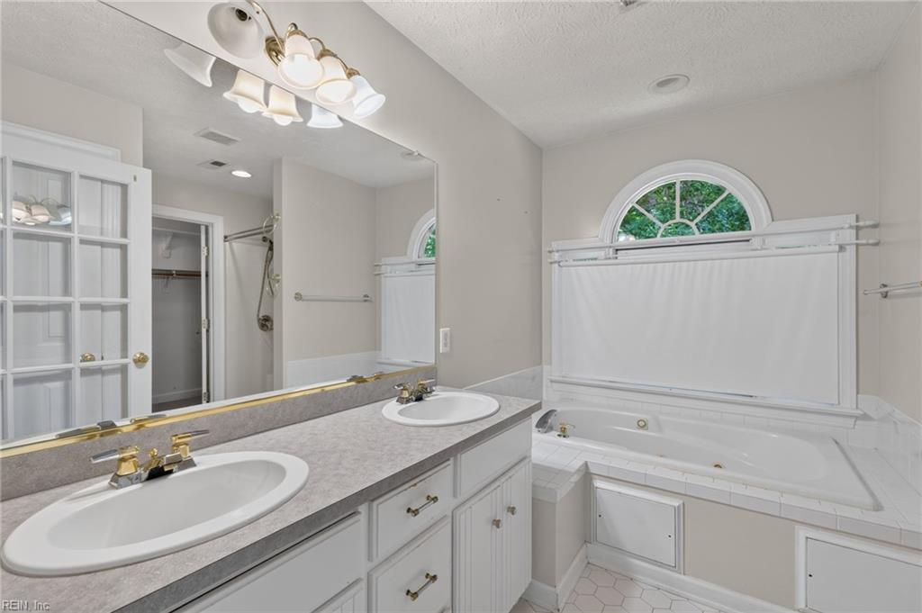 212 Halles Run Yorktown VA 23693