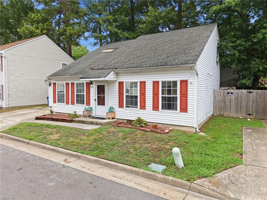 205 Hunt Club Run S Newport News VA 23608