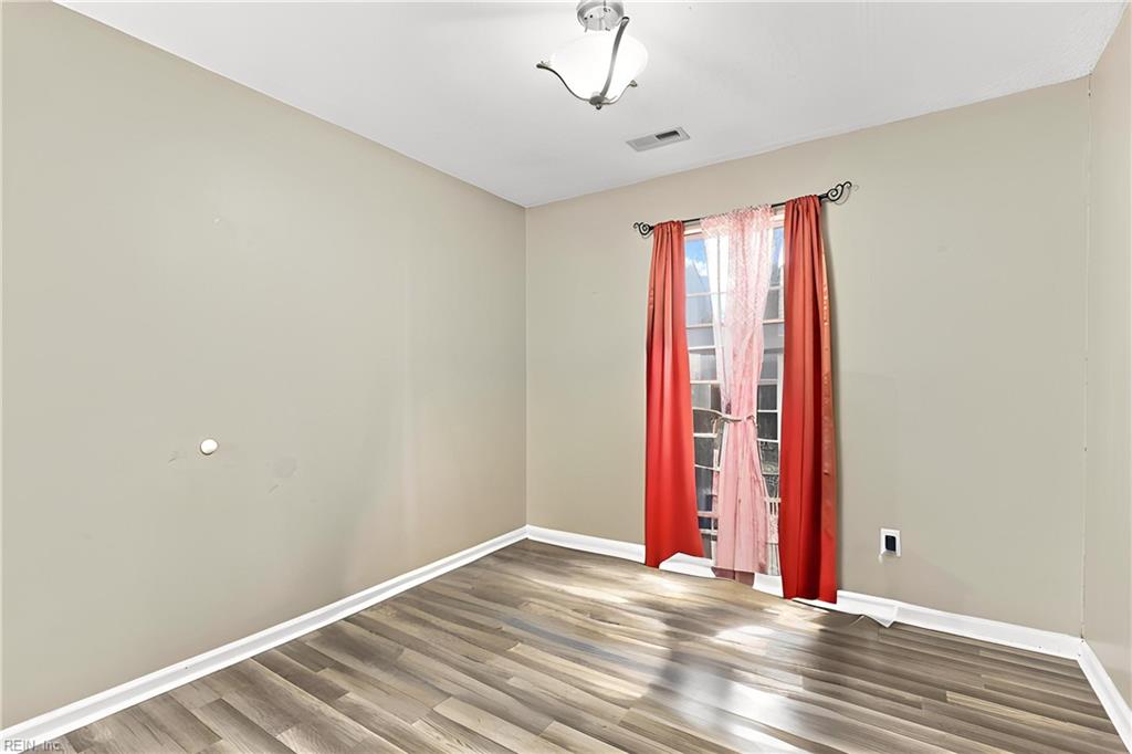 205 Hunt Club Run S Newport News VA 23608