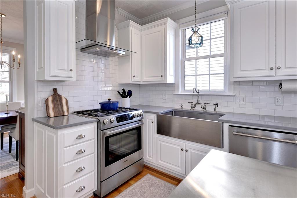 109 Hollinwell Williamsburg VA 23188