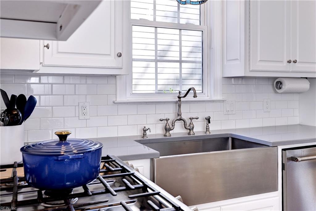 109 Hollinwell Williamsburg VA 23188