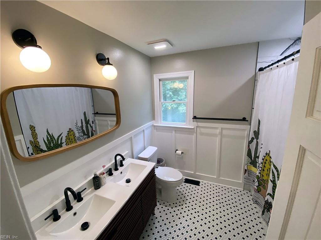 7615 Gloucester Village Drive Gloucester VA 23061
