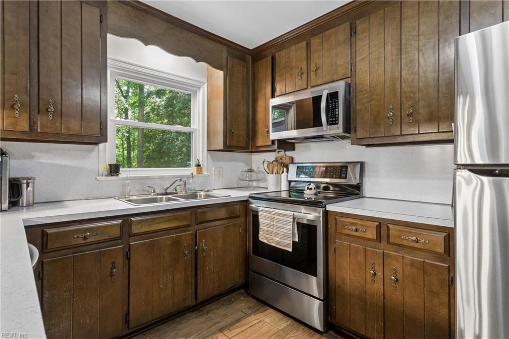 7483 Gloucester Village Drive Gloucester VA 23061