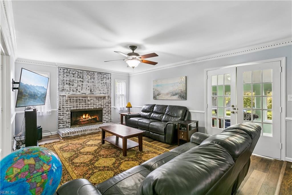 21 E Governor Drive Newport News VA 23602