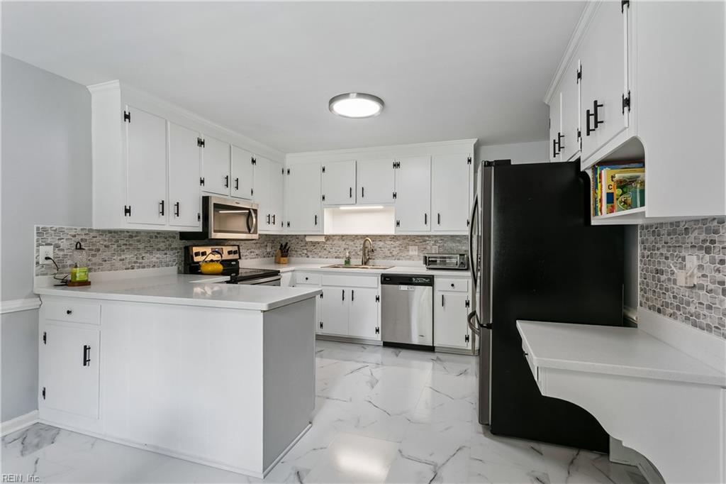 21 E Governor Drive Newport News VA 23602