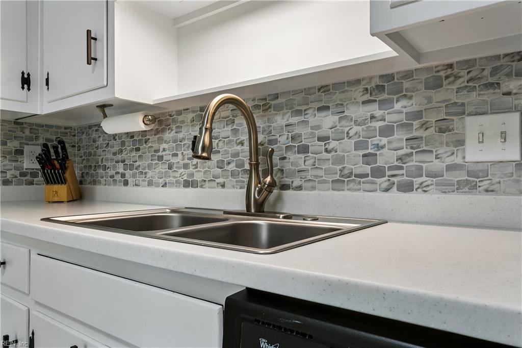 21 E Governor Drive Newport News VA 23602