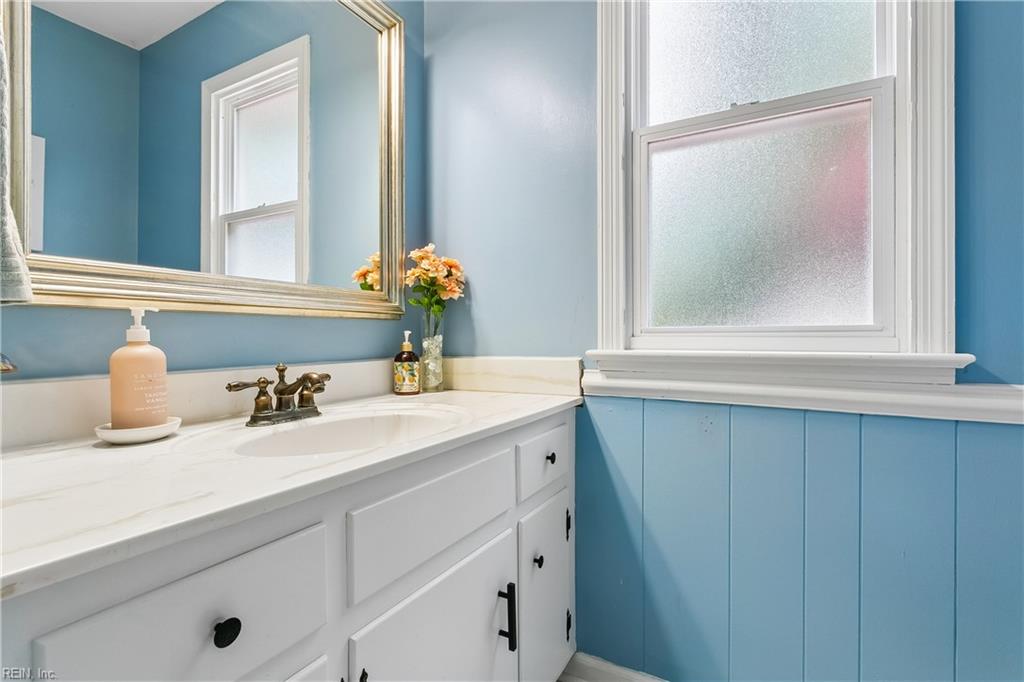 21 E Governor Drive Newport News VA 23602