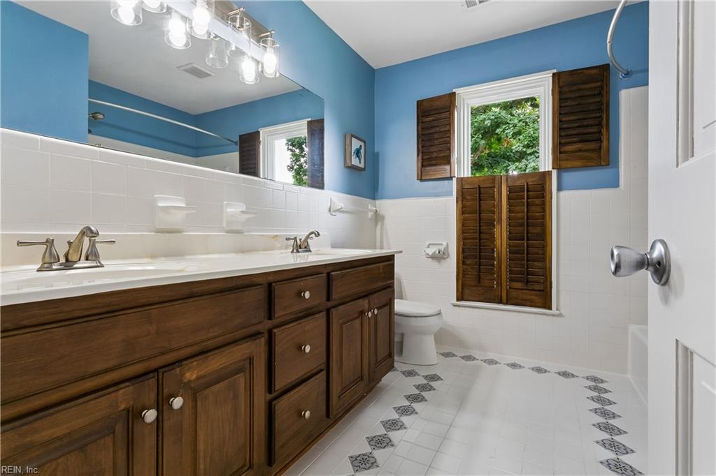 21 E Governor Drive Newport News VA 23602