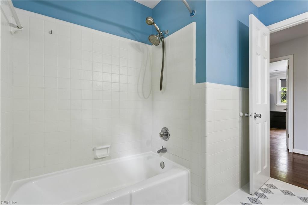 21 E Governor Drive Newport News VA 23602