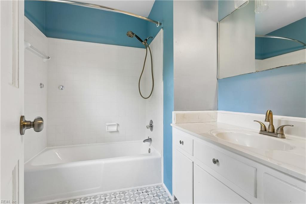 21 E Governor Drive Newport News VA 23602