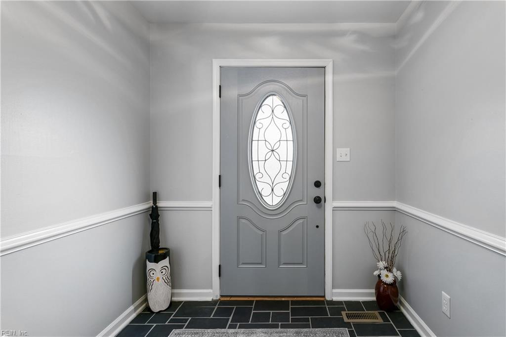 21 E Governor Drive Newport News VA 23602