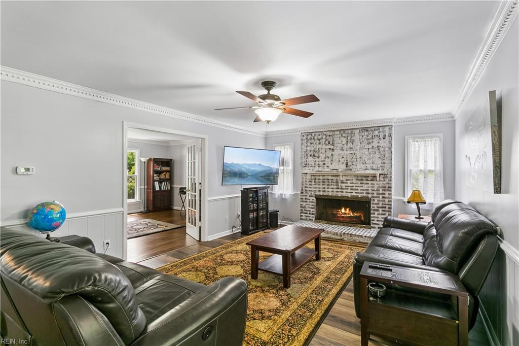 21 E Governor Drive Newport News VA 23602