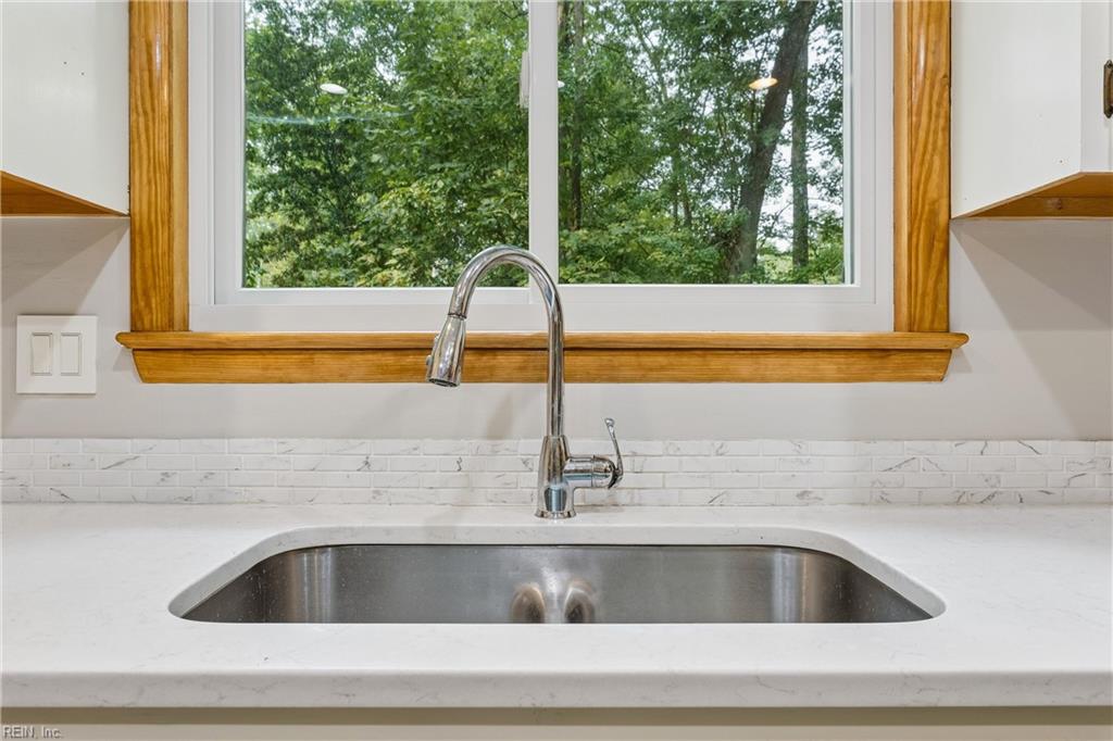 107 Sun Rise Way Yorktown VA 23693