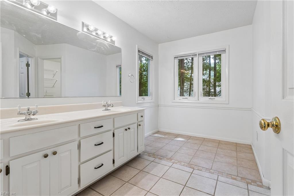 107 Sun Rise Way Yorktown VA 23693