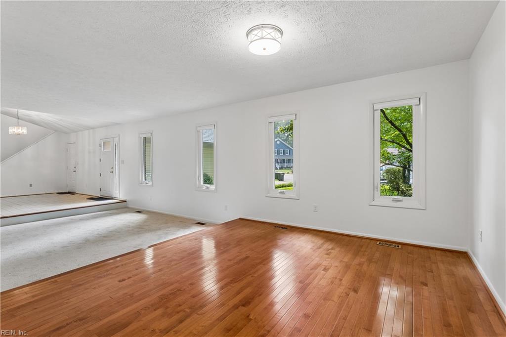 107 Sun Rise Way Yorktown VA 23693