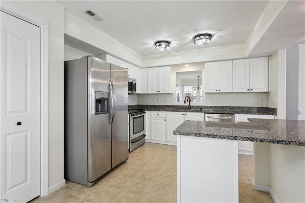 107 Post Oak Road Yorktown VA 23693
