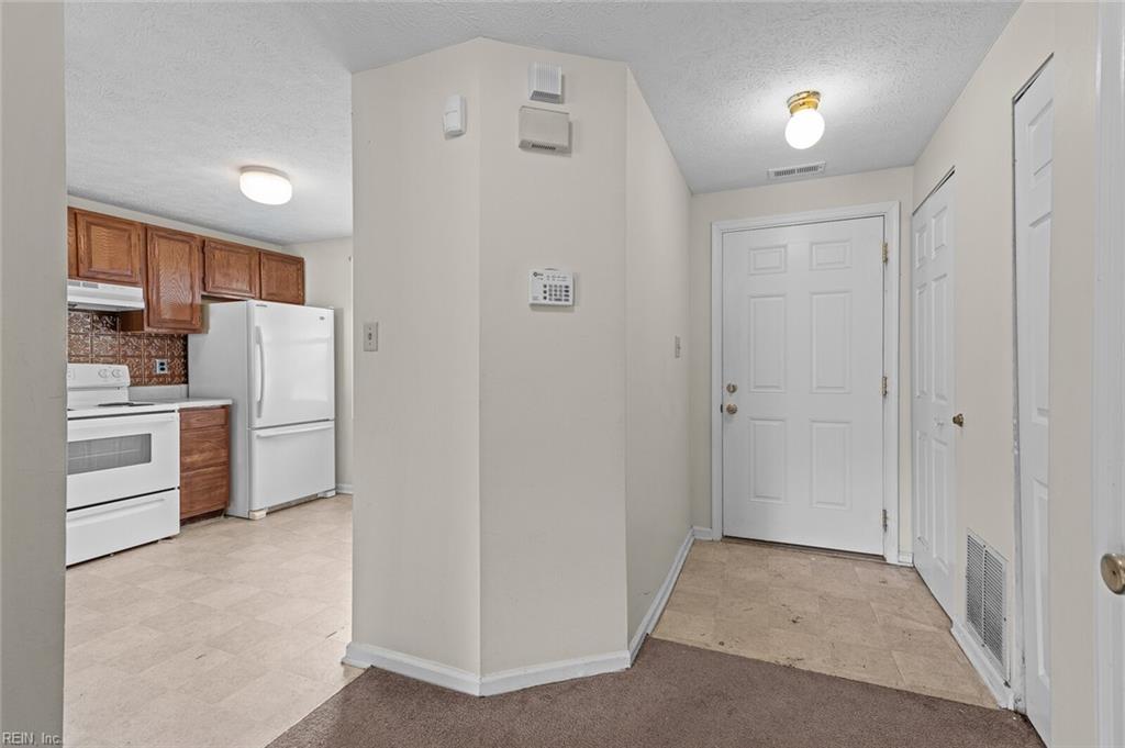 528 Chanticlar Court Newport News VA 23608