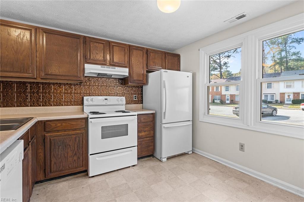 528 Chanticlar Court Newport News VA 23608