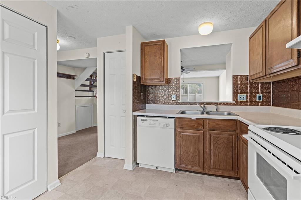 528 Chanticlar Court Newport News VA 23608