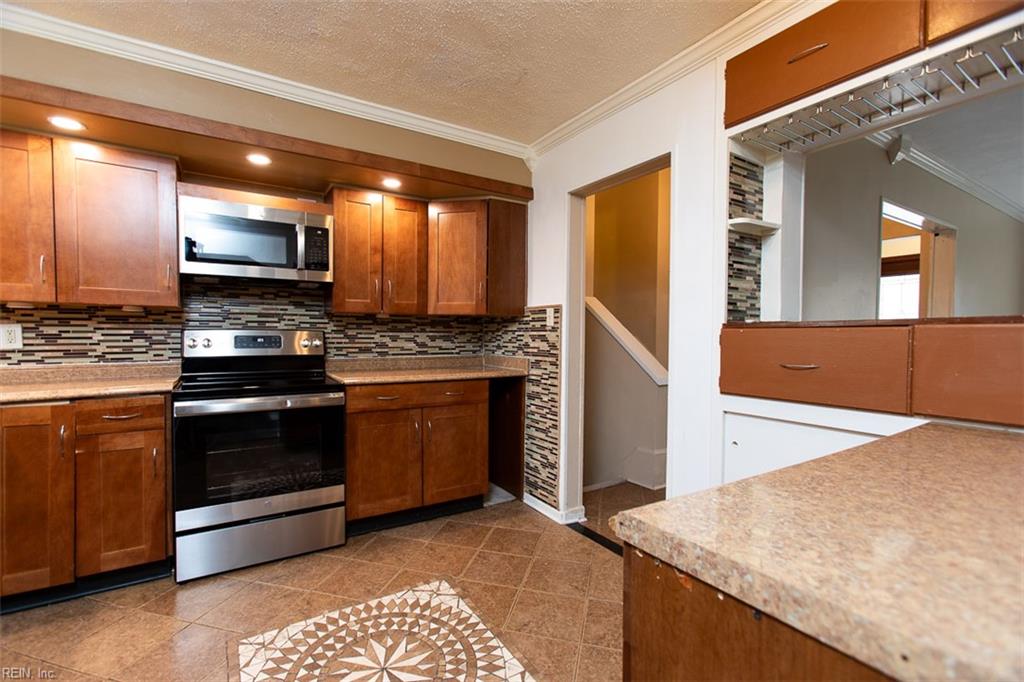 10 Warren Drive Newport News VA 23608